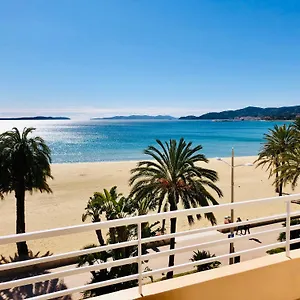  Appartement T3 Lumineux Traversant Totalement Neuf En Face De La Front De Vue Sur Les Iles Vue Panoramique Assuree De La Centre Du Lavandou 3eme Etage Avec Ascenseur T3